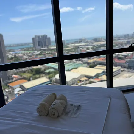 Jtower Residences 1Br 21S10 Heart Of Mandaue Steps From Sm Jmall